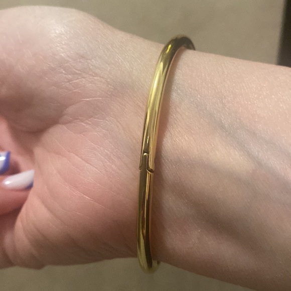 Nail Bangle Inspired Gold Tone 19cm - Picture 8 of 10